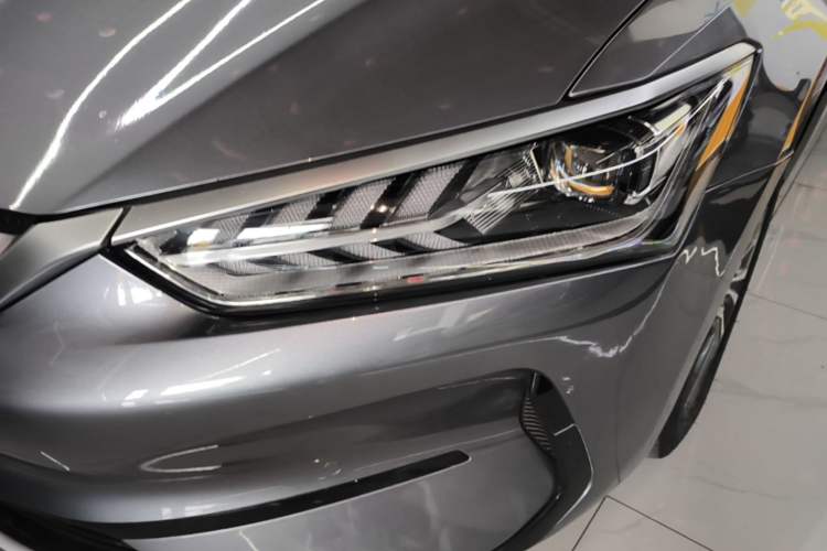 Used BYD Qin PLUS 2023 Champion Edition EV 510KM Beyond Model Left Front Headlight