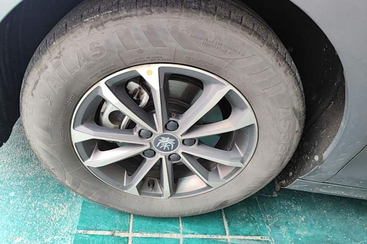 Used BYD Qin PLUS 2023 Champion Edition DM-i 55KM Leading Model Left Front Wheel Hub