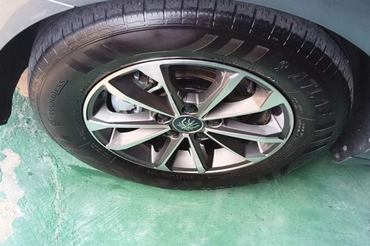 Used BYD Qin PLUS 2023 Champion Edition DM-i 55KM Leading Model Left Front Wheel Hub