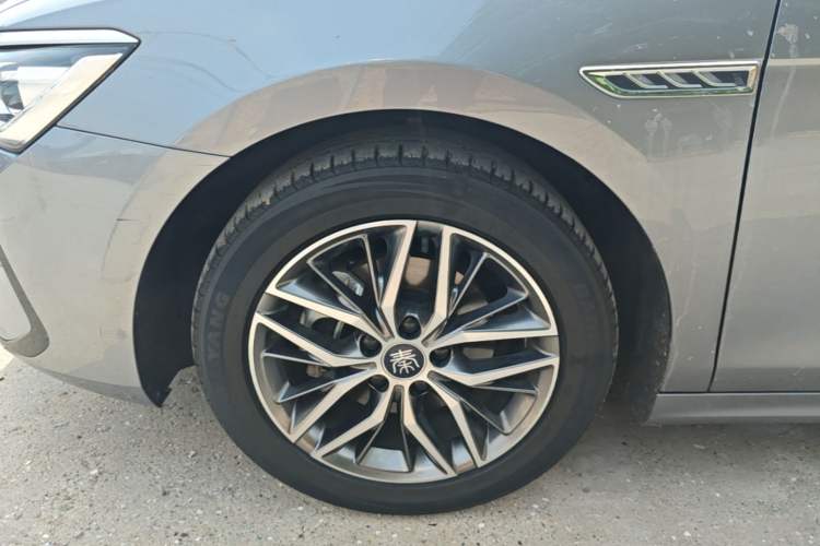 Used BYD Qin PLUS 2023 Champion Edition EV 510KM Beyond Model Left Front Wheel Hub