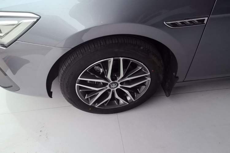 Used BYD Qin PLUS 2023 Champion Edition EV 420KM Leading Model Left Front Wheel Hub