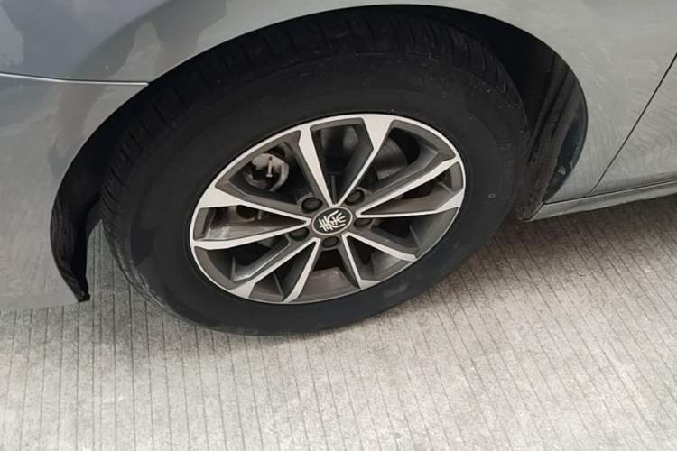 Used BYD Qin PLUS 2023 Champion Edition DM-i 55KM Leading Model Left Front Wheel Hub
