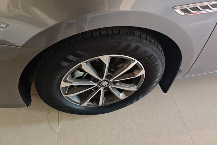 Used BYD Qin PLUS 2023 Champion Edition DM-i 55KM Leading Model Left Front Wheel Hub