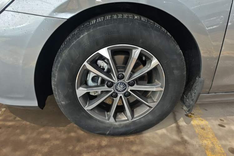 Used BYD Qin PLUS 2023 Champion Edition DM-i 55KM Leading Model Left Front Wheel Hub