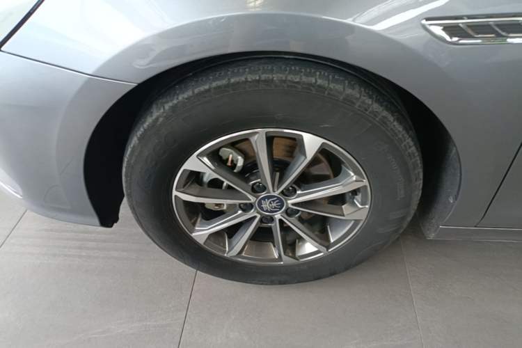 Used BYD Qin PLUS 2023 Champion Edition DM-i 55KM Leading Model Left Front Wheel Hub