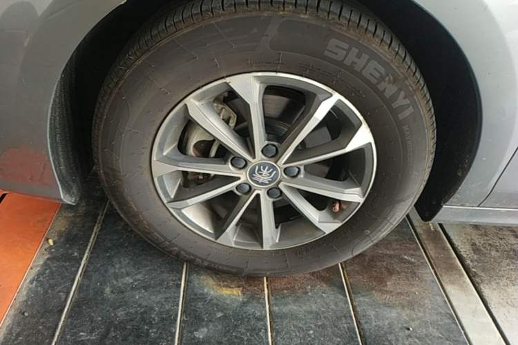 Used BYD Qin PLUS 2023 Champion Edition DM-i 55KM Leading Model Left Front Wheel Hub