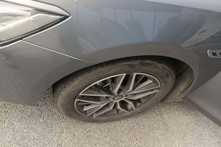 Used BYD Qin PLUS 2023 Champion Edition EV 510KM Beyond Model Left Front Wheel Hub