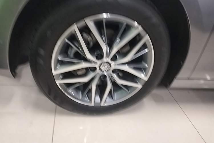 Used BYD Qin PLUS 2023 Champion Edition EV 420KM Superior Model Left Front Wheel Hub