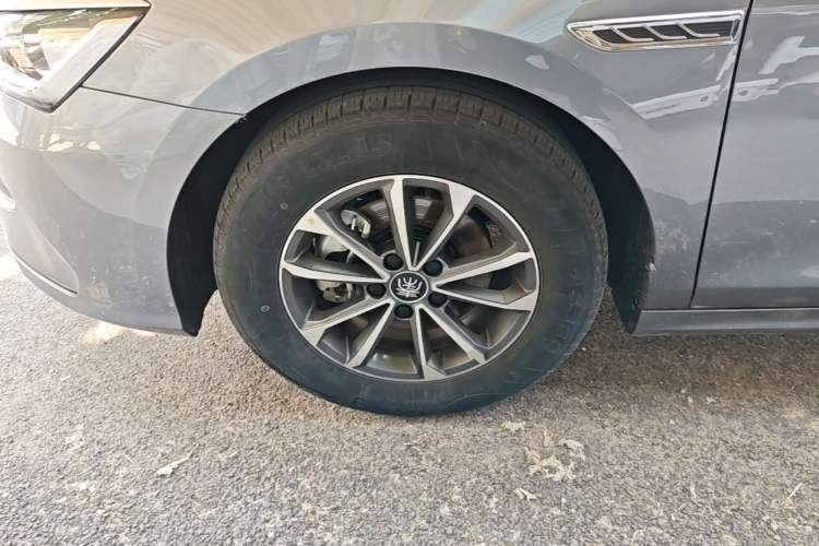 Used BYD Qin PLUS 2023 Champion Edition DM-i 55KM Leading Model Left Front Wheel Hub