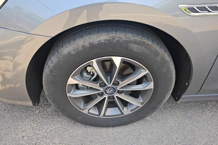 Used BYD Qin PLUS 2023 Champion Edition DM-i 55KM Leading Model Left Front Wheel Hub