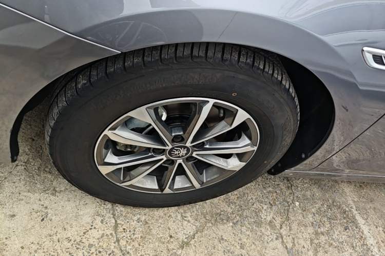 Used BYD Qin PLUS 2023 Champion Edition DM-i 55KM Leading Model Left Front Wheel Hub