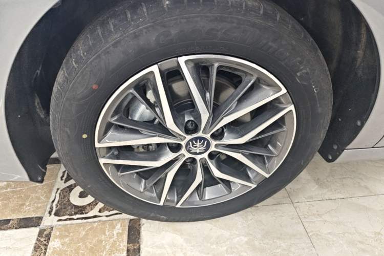 Used BYD Qin PLUS 2023 Champion Edition DM-i 120KM Leading Model Left Front Wheel Hub