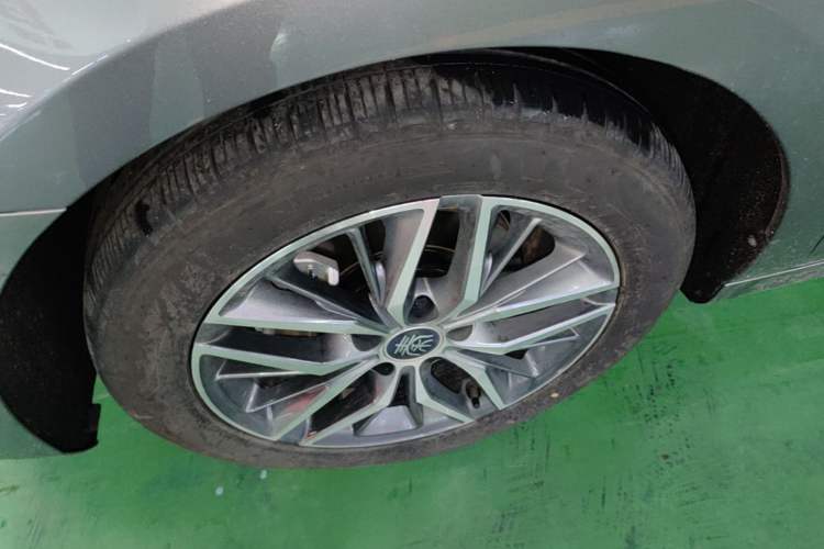 Used BYD Qin PLUS 2023 Champion Edition EV 510KM Excellence Model Left Front Wheel Hub