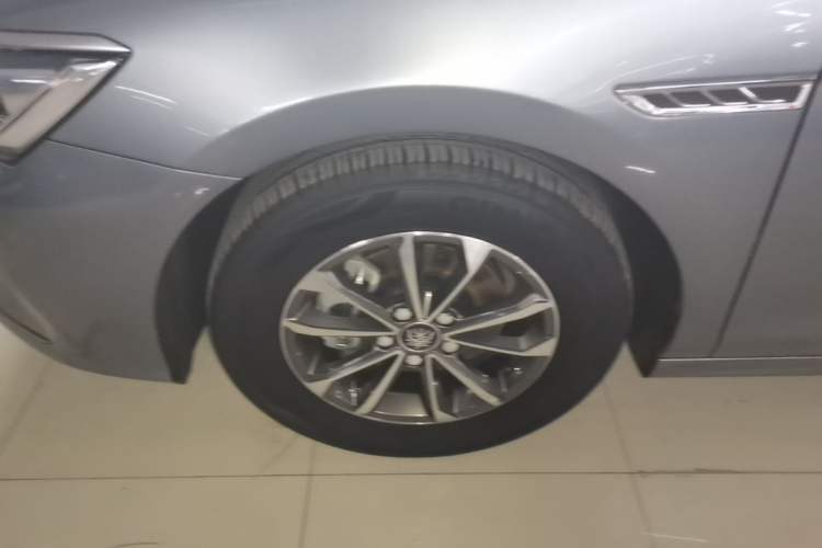 Used BYD Qin PLUS 2023 Champion Edition DM-i 55KM Leading Model Left Front Wheel Hub
