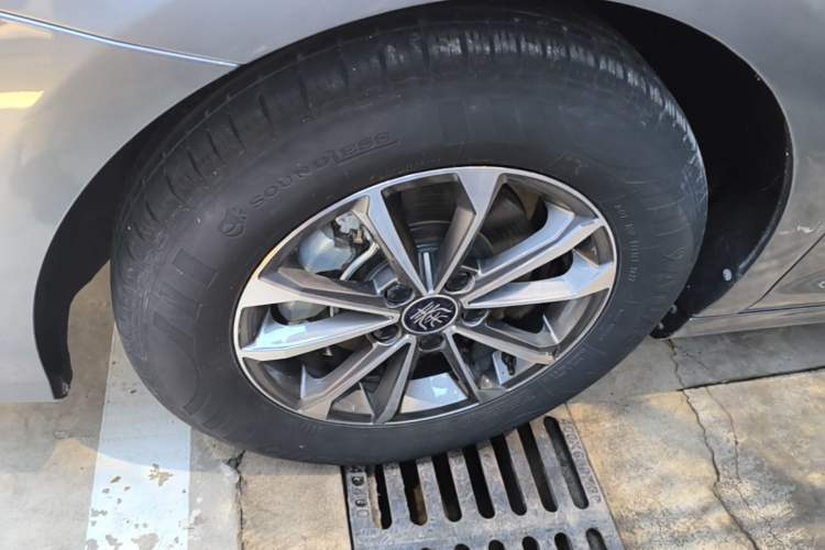 Used BYD Qin PLUS 2023 Champion Edition DM-i 55KM Leading Model Left Front Wheel Hub
