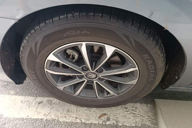 Used BYD Qin PLUS 2023 Champion Edition DM-i 55KM Leading Model Left Front Wheel Hub