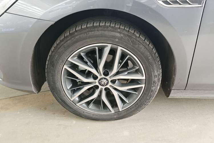 Used BYD Qin PLUS 2023 Champion Edition DM-i 120KM Leading Model Left Front Wheel Hub