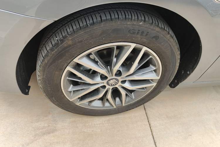 Used BYD Qin PLUS 2023 Champion Edition EV 510KM Beyond Model Left Front Wheel Hub
