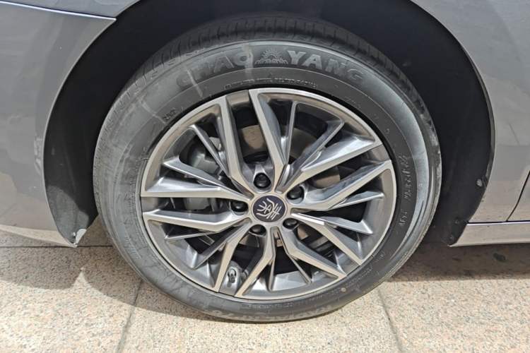 Used BYD Qin PLUS 2023 Champion Edition EV 420KM Leading Model Left Front Wheel Hub