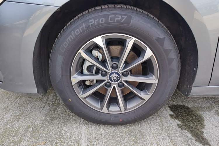 Used BYD Qin PLUS 2023 Champion Edition DM-i 55KM Leading Model Left Front Wheel Hub