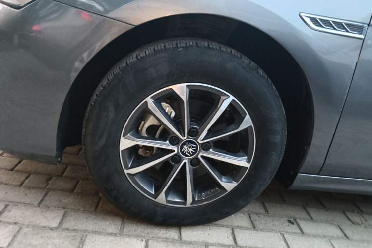 Used BYD Qin PLUS 2023 Champion Edition DM-i 55KM Leading Model Left Front Wheel Hub