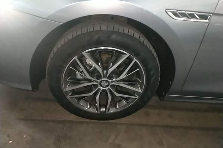 Used BYD Qin PLUS 2023 Champion Edition DM-i 120KM Excellence Model Left Front Wheel Hub