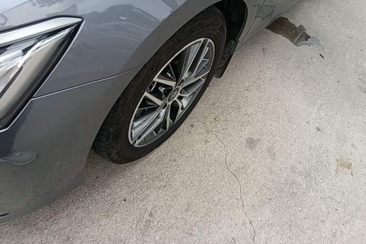 Used BYD Qin PLUS 2023 Champion Edition DM-i 55KM Superior Model Left Front Wheel Hub