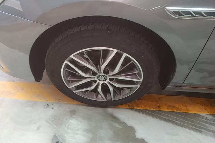 Used BYD Qin PLUS 2023 Champion Edition DM-i 120KM Leading Model Left Front Wheel Hub