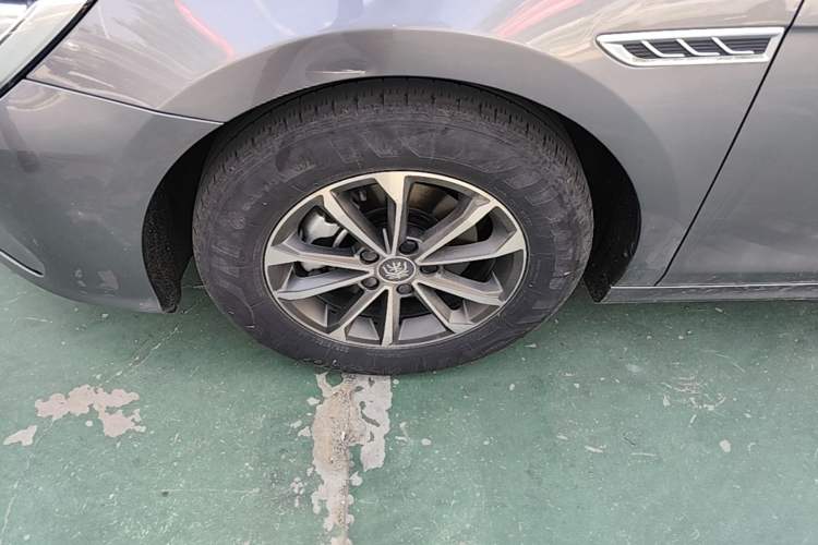 Used BYD Qin PLUS 2023 Champion Edition DM-i 55KM Leading Model Left Front Wheel Hub