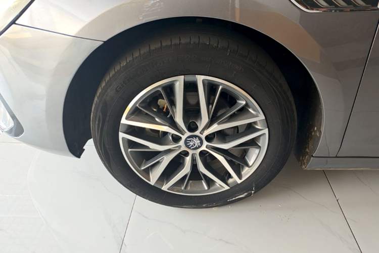Used BYD Qin PLUS 2023 Champion Edition EV 510KM Beyond Model Left Front Wheel Hub