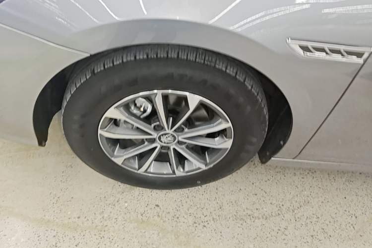Used BYD Qin PLUS 2023 Champion Edition DM-i 55KM Leading Model Left Front Wheel Hub