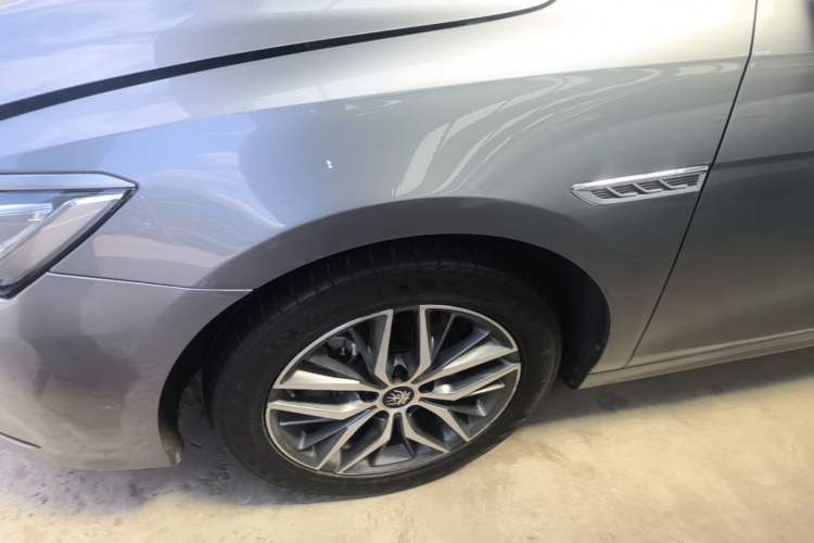 Used BYD Qin PLUS 2023 Champion Edition DM-i 120KM Excellence Model Left Front Wheel Hub