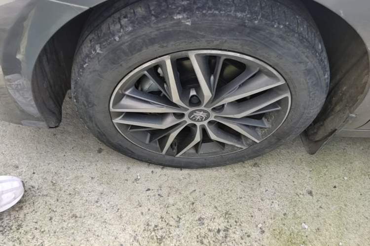 Used BYD Qin PLUS 2023 Champion Edition DM-i 120KM Excellence Model Left Front Wheel Hub