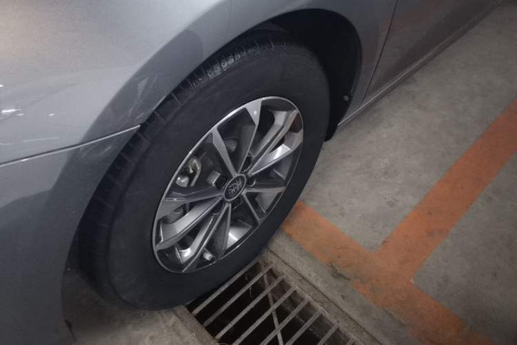 Used BYD Qin PLUS 2023 Champion Edition DM-i 55KM Leading Model Left Front Wheel Hub