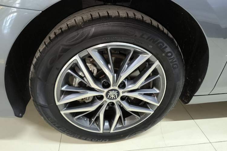 Used BYD Qin PLUS 2023 Champion Edition DM-i 120KM Beyond Model Left Front Wheel Hub