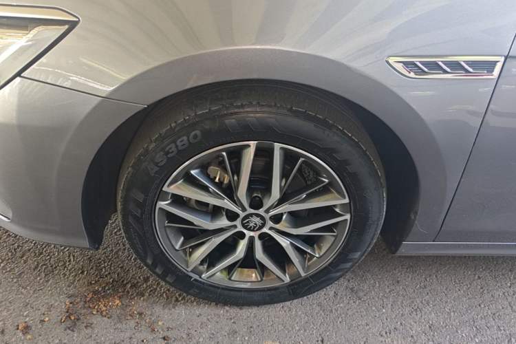 Used BYD Qin PLUS 2023 Champion Edition DM-i 55KM Superior Model Left Front Wheel Hub