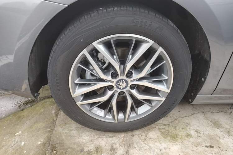 Used BYD Qin PLUS 2023 Champion Edition EV 510KM Leading Model Left Front Wheel Hub
