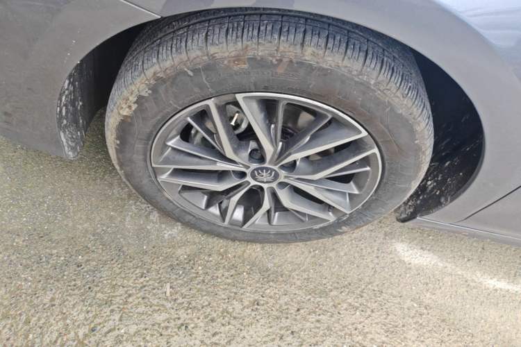 Used BYD Qin PLUS 2023 Champion Edition DM-i 120KM Beyond Model Left Front Wheel Hub