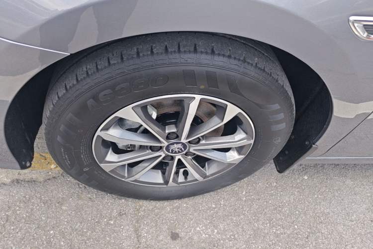 Used BYD Qin PLUS 2023 Champion Edition DM-i 55KM Leading Model Left Front Wheel Hub