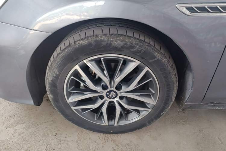Used BYD Qin PLUS 2023 Champion Edition DM-i 120KM Leading Model Left Front Wheel Hub