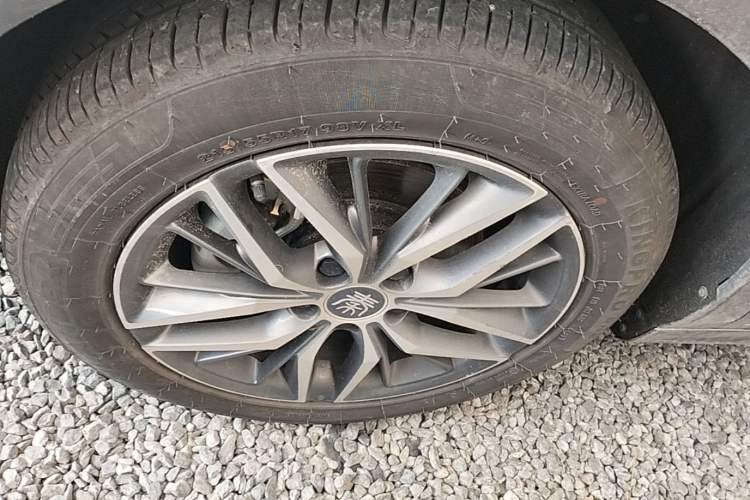 Used BYD Qin PLUS 2023 Champion Edition EV 420KM Superior Model Left Front Wheel Hub