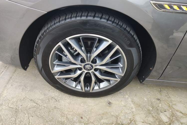 Used BYD Qin PLUS 2023 Champion Edition EV 510KM Beyond Model Left Front Wheel Hub