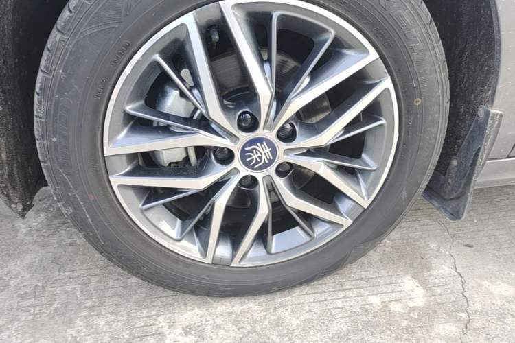 Used BYD Qin PLUS 2023 Champion Edition EV 510KM Leading Model Left Front Wheel Hub