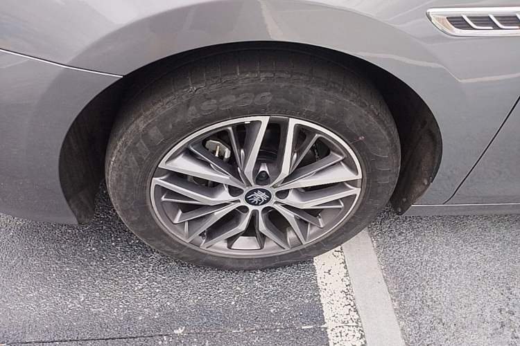 Used BYD Qin PLUS 2023 Champion Edition DM-i 120KM Excellence Model Left Front Wheel Hub