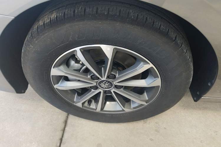 Used BYD Qin PLUS 2023 Champion Edition DM-i 55KM Leading Model Left Front Wheel Hub