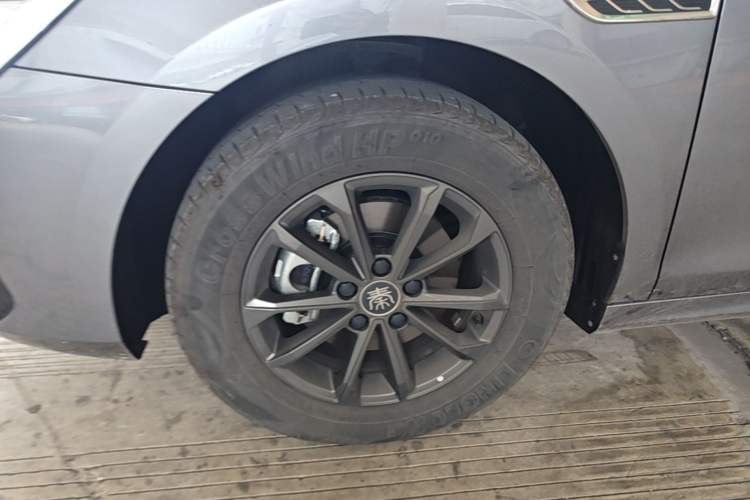 Used BYD Qin PLUS 2023 EV 510KM Travel Edition Left Front Wheel Hub