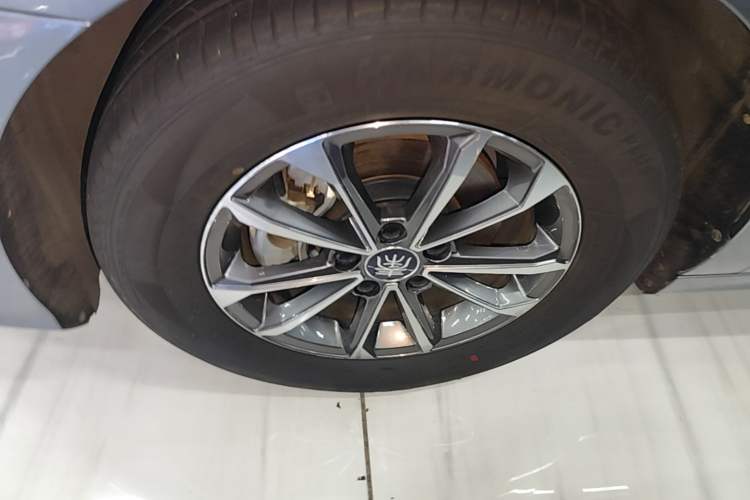 Used BYD Qin PLUS 2023 Champion Edition DM-i 55KM Leading Model Left Front Wheel Hub