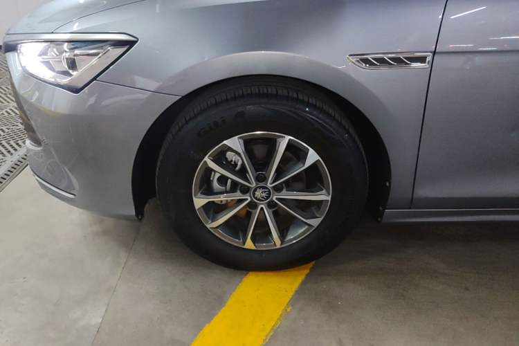 Used BYD Qin PLUS 2023 Champion Edition DM-i 55KM Leading Model Left Front Wheel Hub