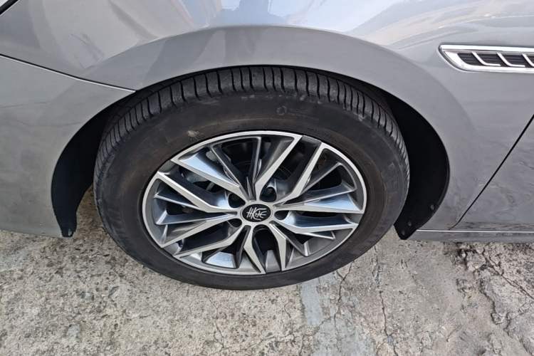 Used BYD Qin PLUS 2023 Champion Edition DM-i 55KM Superior Model Left Front Wheel Hub