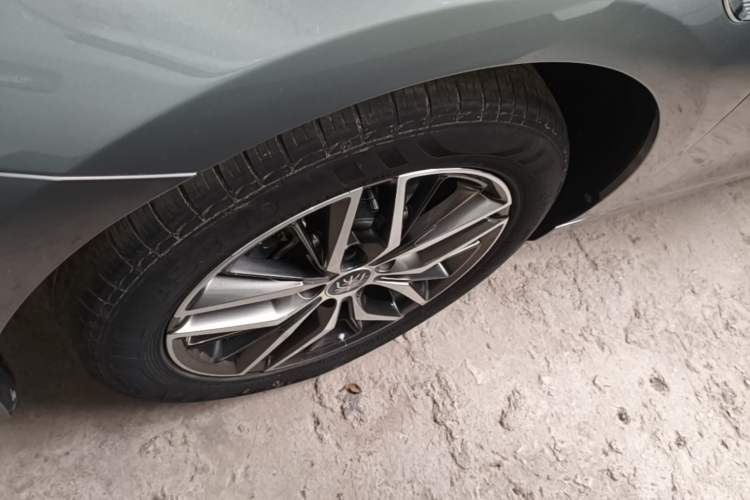 Used BYD Qin PLUS 2023 Champion Edition DM-i 120KM Leading Model Left Front Wheel Hub